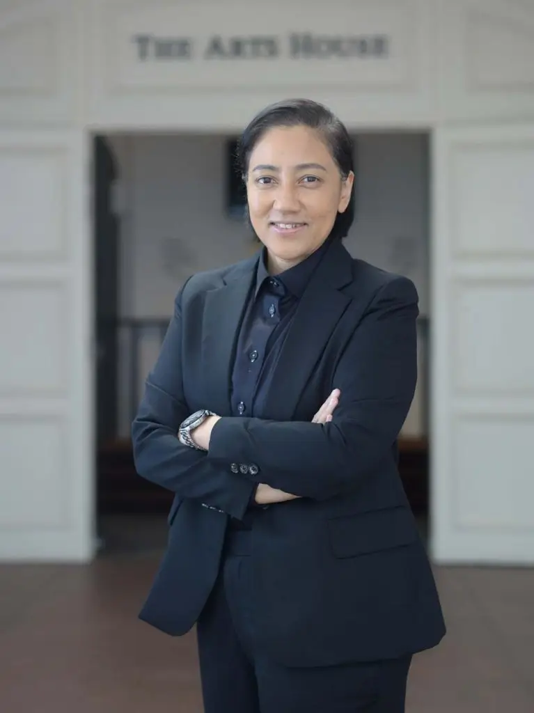 Low-key portrait of Natalie Hennedige, Festival Director of the Singapore International Festival — singapore corporate events photographer