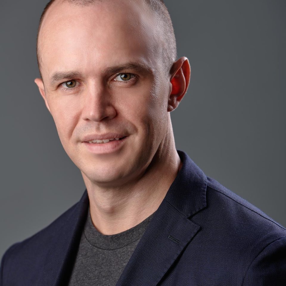 Corporate headshot of Fred Groen, Builder at OpenAI, against a neutral grey studio background — singapore C-suite portrait photography, singapore CEO corporate photographer